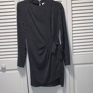 NWOT - “ASTR the label” - Black and white long sleeve chiffon dress